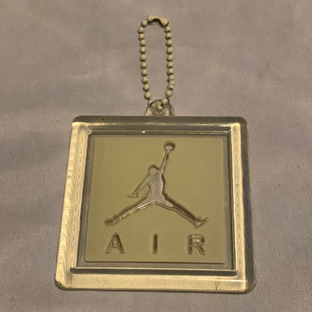 COPY - Jordan Keychain - Picture 2 of 4